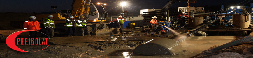 Horizontalbohranlage Startgrube gefüllt mit Bohrspülung